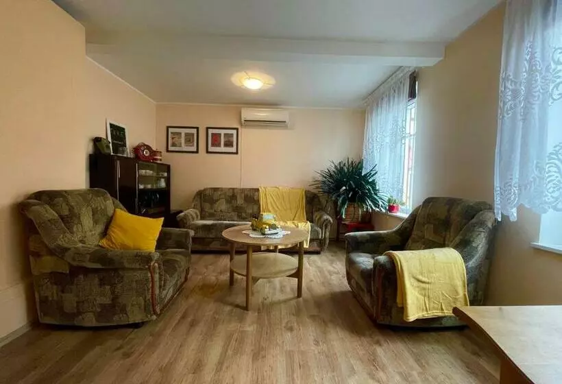 پانسیون Westhouse Retro