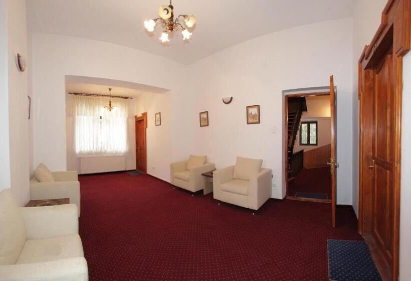 פנסיון Vila Acvila