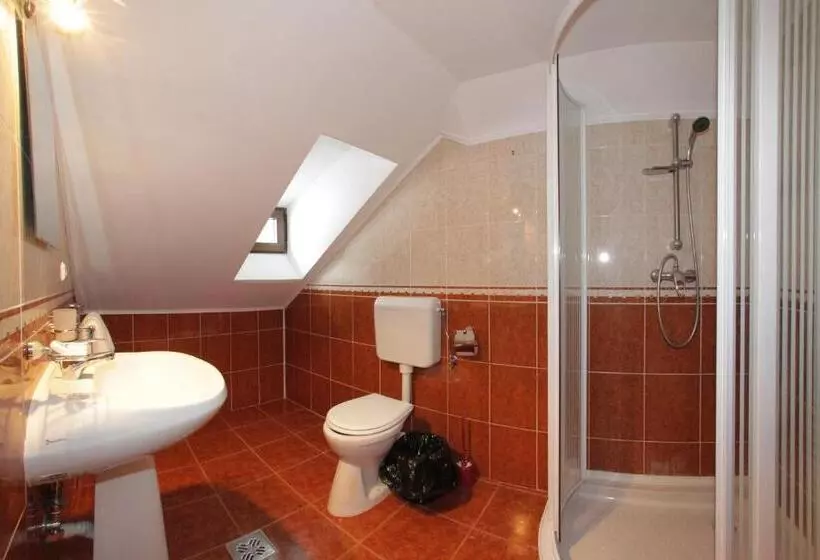 Majatalo Vila Acvila