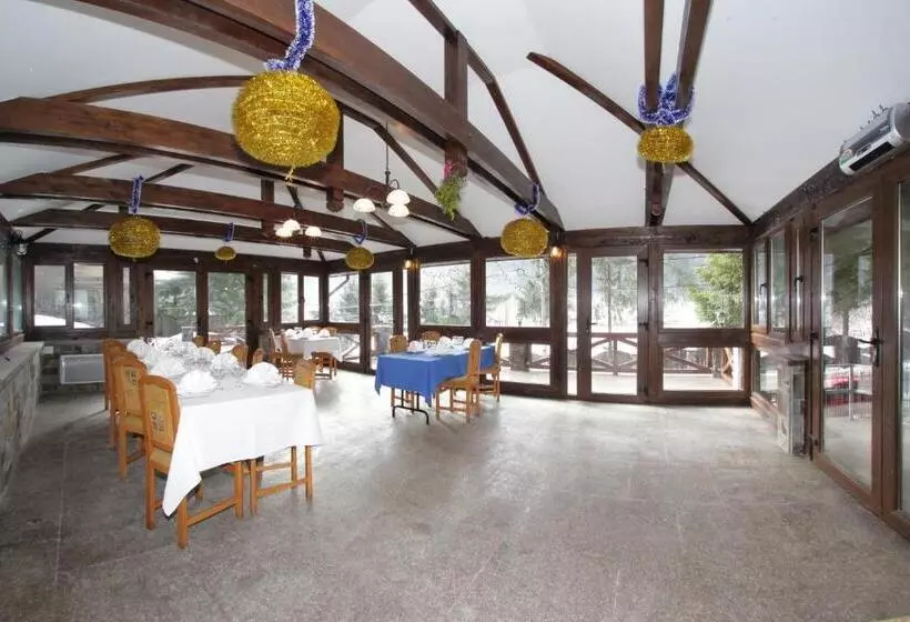 Majatalo Vila Acvila