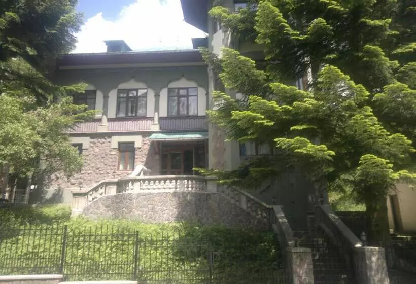 Majatalo Vila Acvila