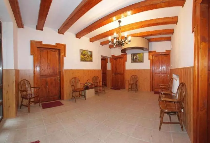 Majatalo Vila Acvila