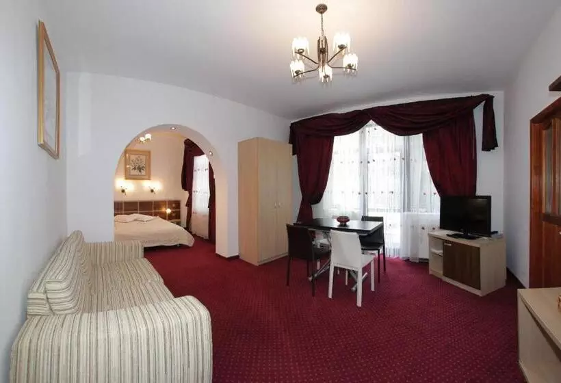 Majatalo Vila Acvila