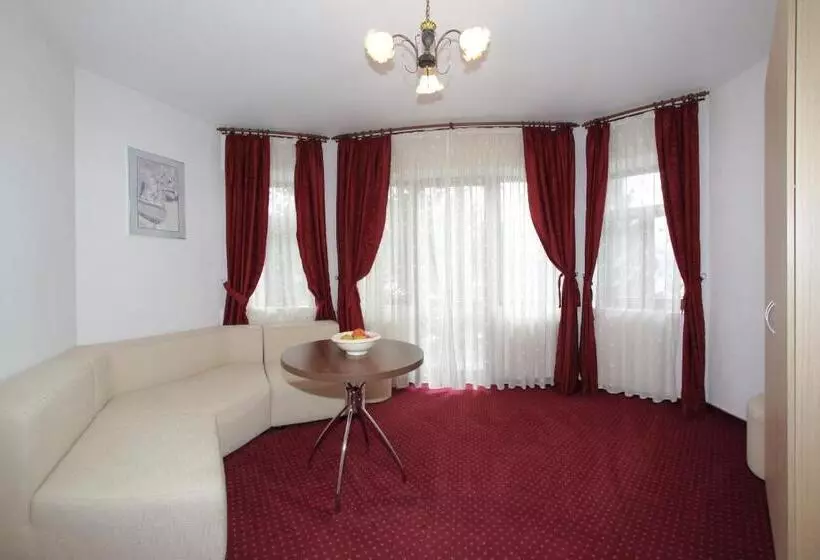 Majatalo Vila Acvila