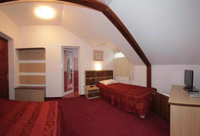 Majatalo Vila Acvila