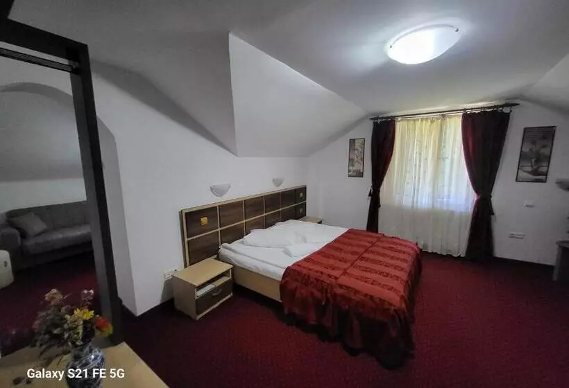 Majatalo Vila Acvila