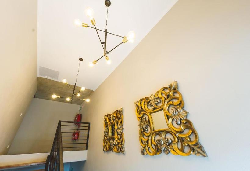 Pension The Wild Peach Menlyn