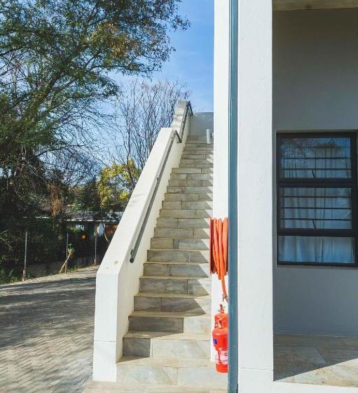 Pension The Wild Peach Menlyn