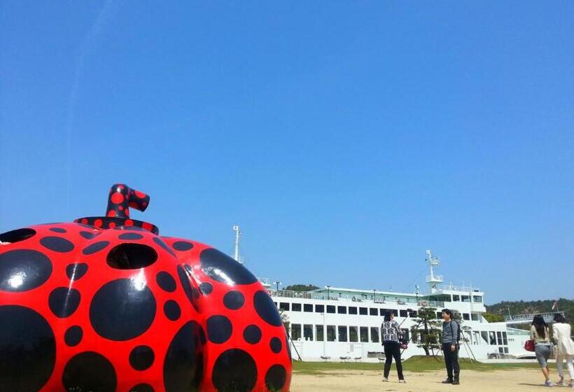 ペンション Yado Seven Beach