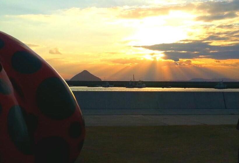 ペンション Yado Seven Beach