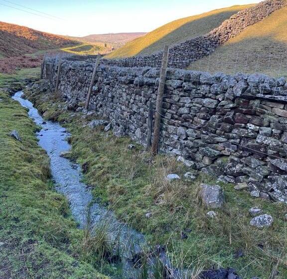 호스텔 The Bridge Inn