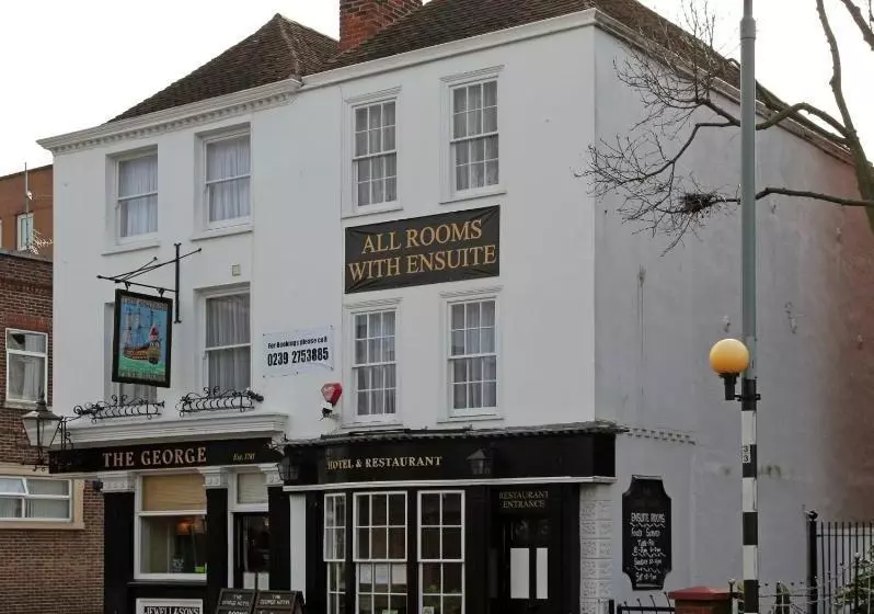 هاستل The George