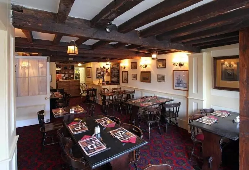 هاستل The George