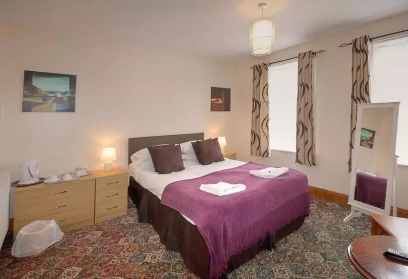 هاستل The George