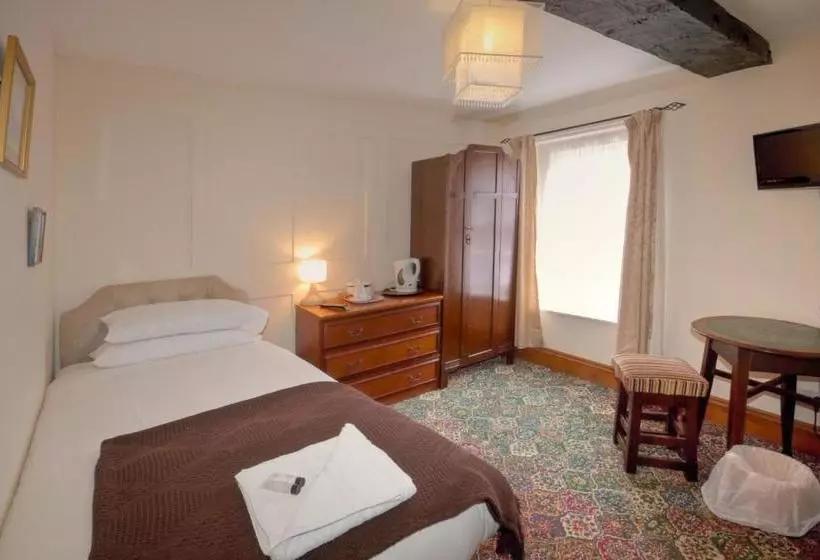 هاستل The George