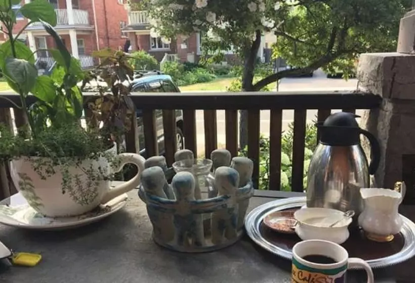 Ashbury House B&b