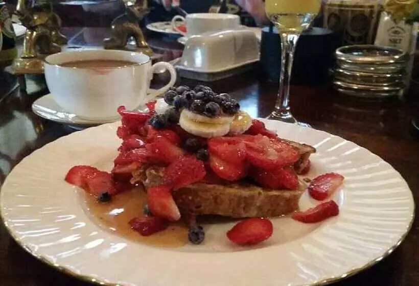 Ashbury House B&b