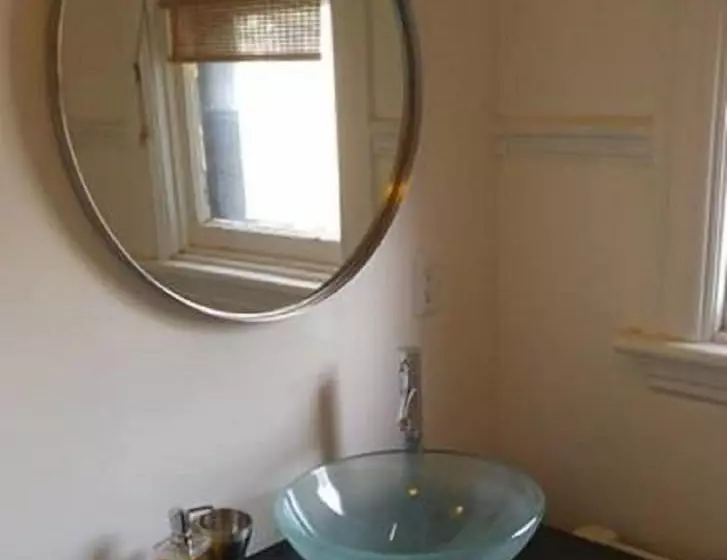 Ashbury House B&b
