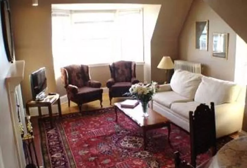 Ashbury House B&b