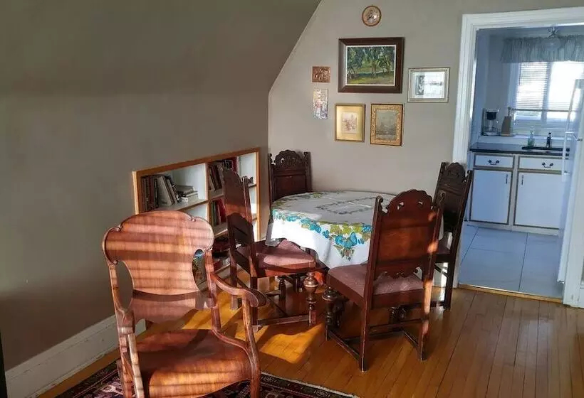 Ashbury House B&b