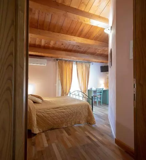 ホテル Agriturismo La Ginestra
