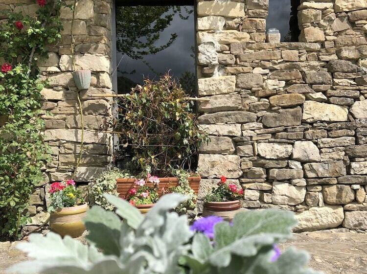 בית מלון כפרי Cascina Bertolotto Wine Resort