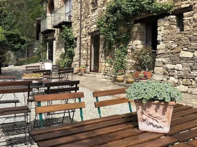 Hotelli Cascina Bertolotto Wine Resort