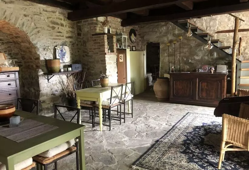 Hotelli Cascina Bertolotto Wine Resort