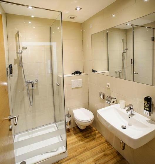 پانسیون Gasthof Ambachhof