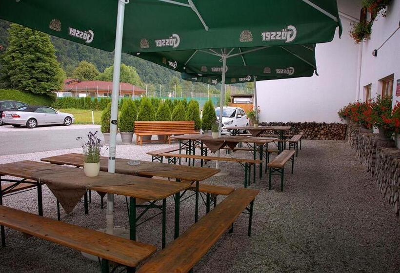 פנסיון Haus Treffer