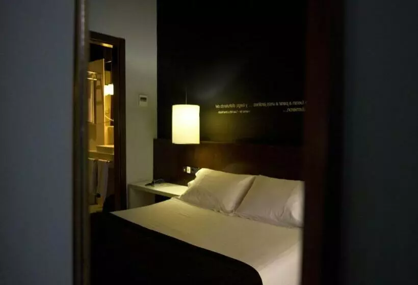 Majatalo Hostal Badaloní