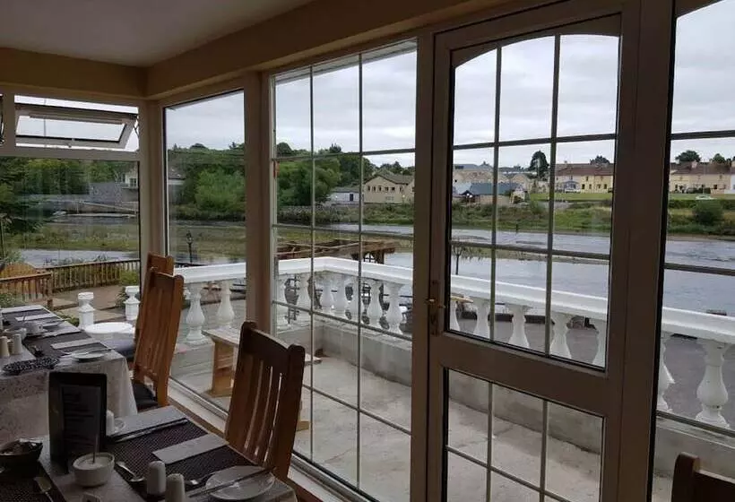 Majatalo The River S Edge Guest House