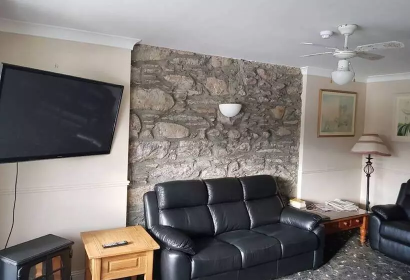 Majatalo The River S Edge Guest House