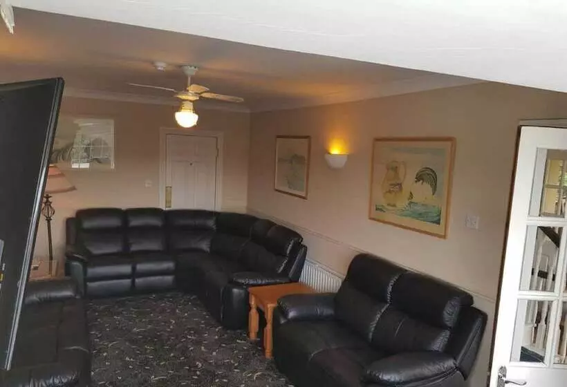 Majatalo The River S Edge Guest House