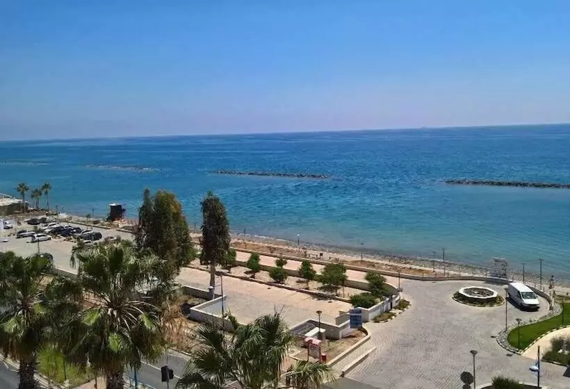 Pigeon Beach Hotel Apartments