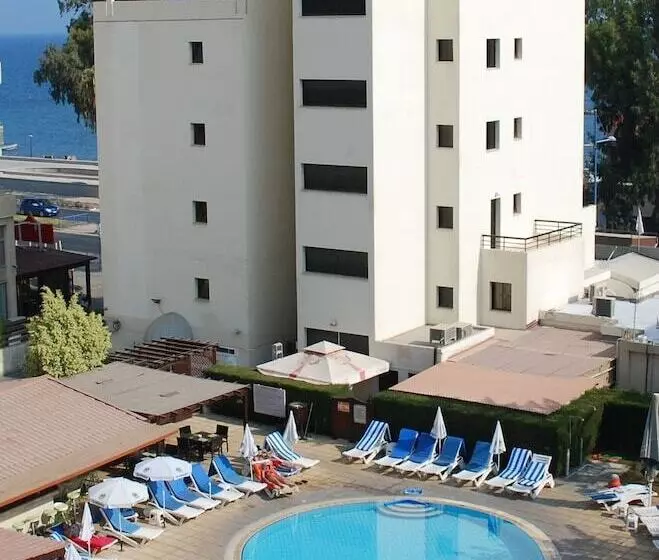 Pigeon Beach Hotel Apartments