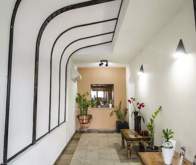 Pigeon Beach Hotel Apartments