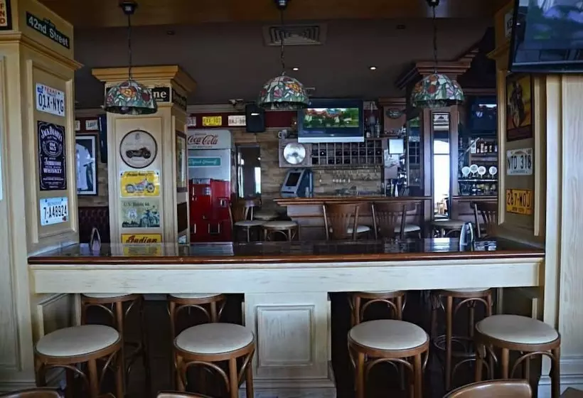 Pigeon Beach Hotel Apartments