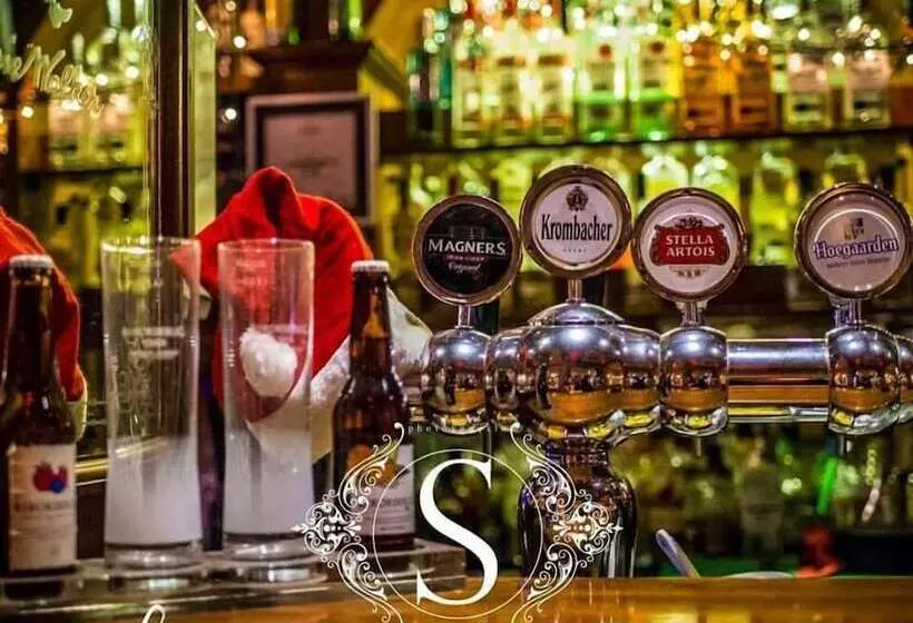 Pigeon Beach Hotel Apartments