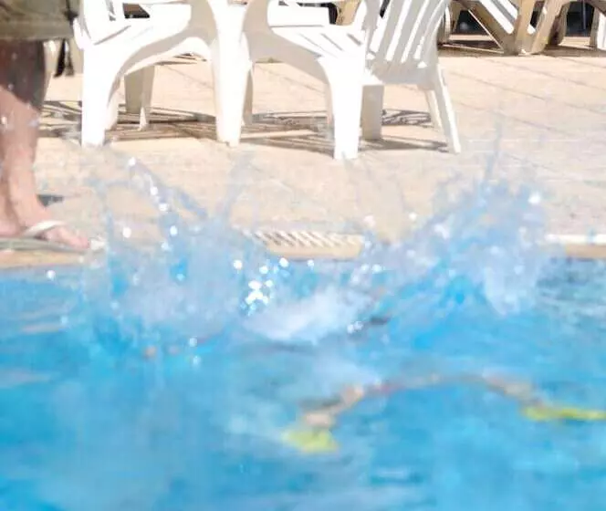 Pigeon Beach Hotel Apartments