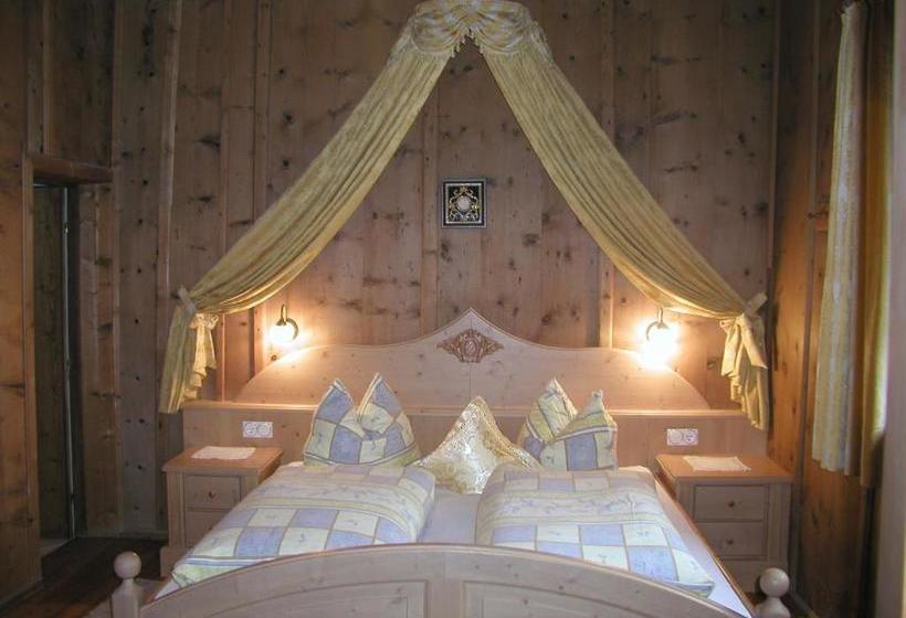 فندق Ansitz Zehentner