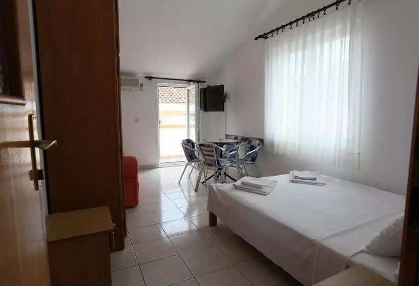 پانسیون Apartments Memidz