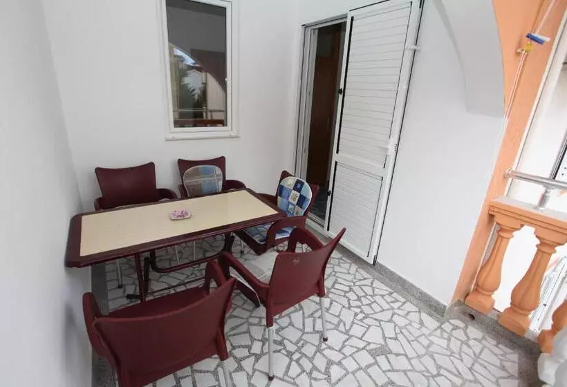 پانسیون Apartments Memidz