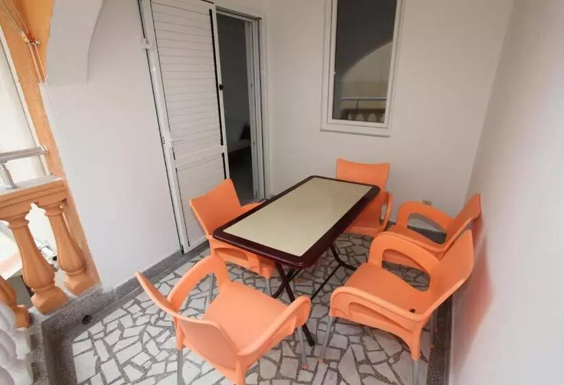 پانسیون Apartments Memidz