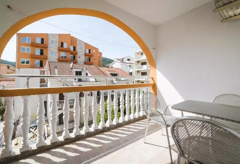 پانسیون Apartments Memidz