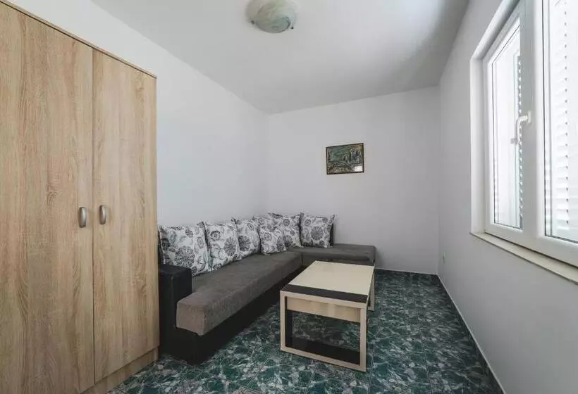 پانسیون Apartments Memidz