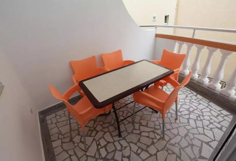 پانسیون Apartments Memidz