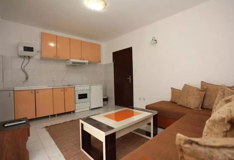 پانسیون Apartments Memidz