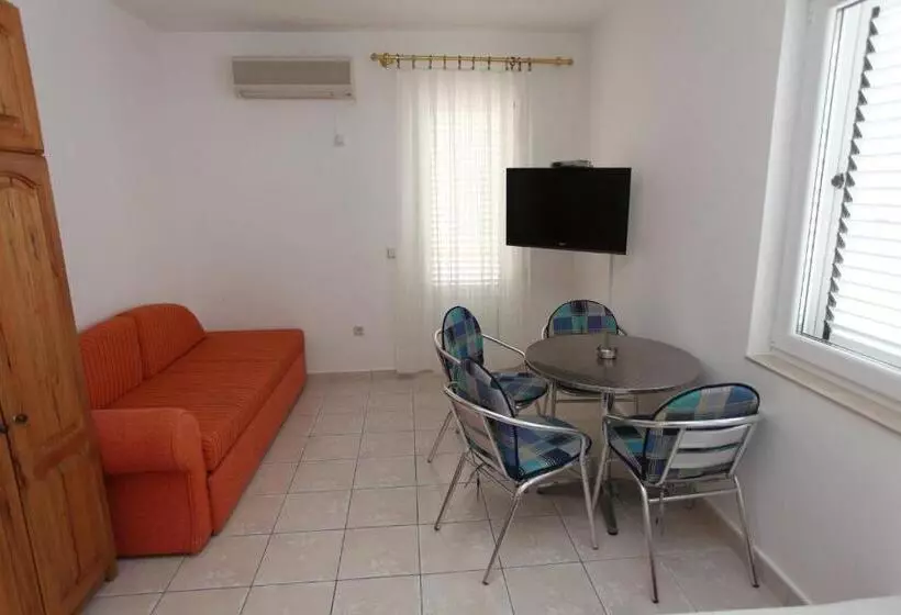 پانسیون Apartments Memidz
