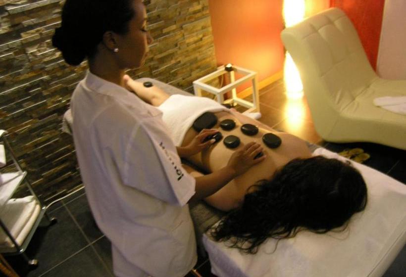 Пансион Casa De Alpajares Guest House & Spa